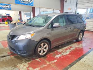 Toyota Sienna 3.5L 6 2014