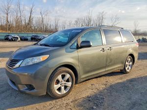 Toyota Sienna 3.5L 6 2011