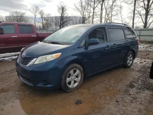 Toyota Sienna 3.5L 6 2011