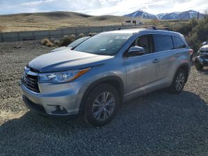 Toyota Highlander 3.5L 6 2015