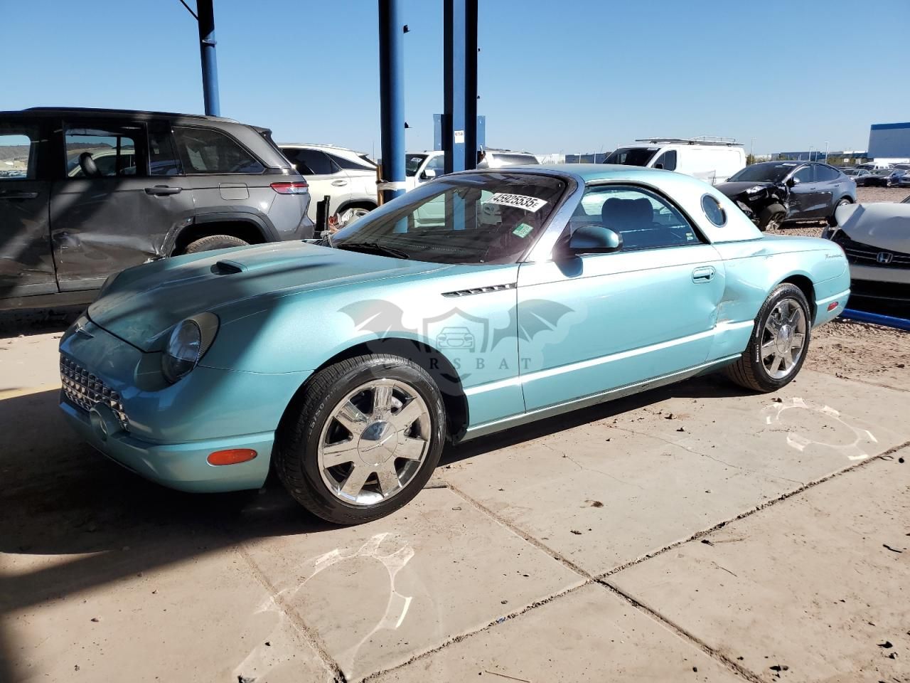 Ford Thunderbird 3.9L 8 2002