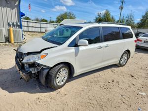 Toyota Sienna 3.5L 6 2017