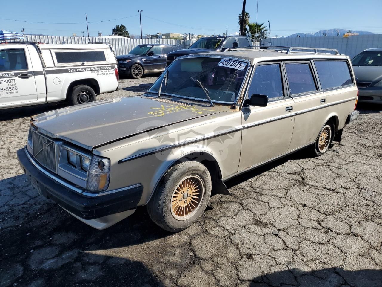 Volvo 245 DL 2.3L 4 1984