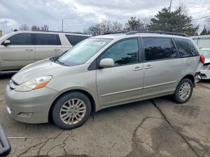 Toyota Sienna 3.5L 6 2010
