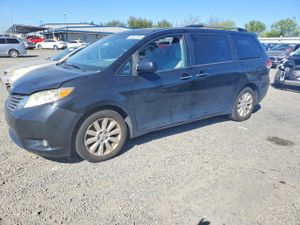 Toyota Sienna 3.5L 6 2011