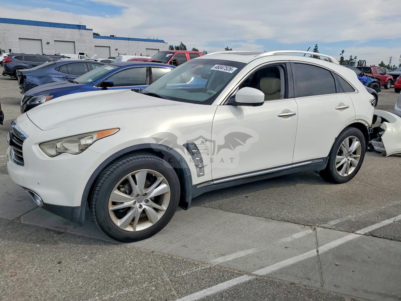 Infiniti QX70 3.7L 6 2014