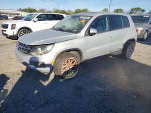 Volkswagen Tiguan 2.0L 4 2012