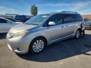 Toyota Sienna 3.5L 6 2013