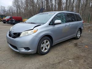 Toyota Sienna 3.5L 6 2013