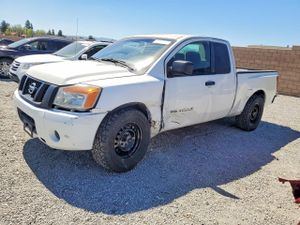 Nissan Titan 5.6L 8 2011