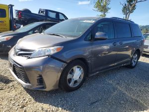 Toyota Sienna 3.5L 6 2018