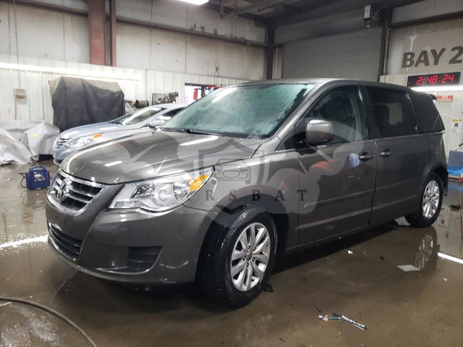 Volkswagen Routan SE 3.8L  6 2010