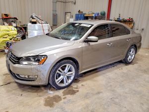 Volkswagen Passat 2.0L 4 2013