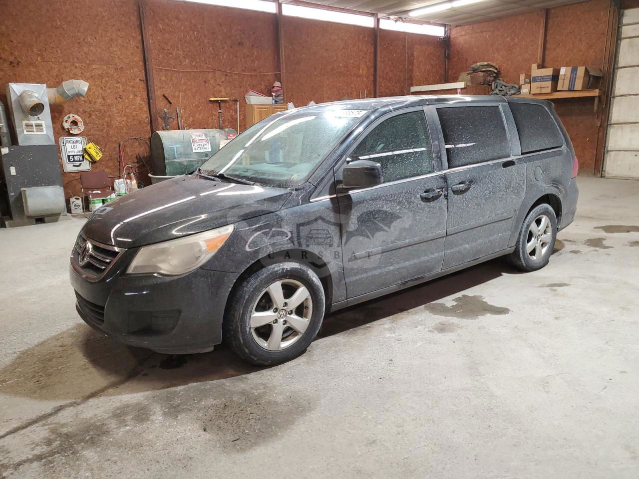 Volkswagen Routan SE 3.8L  6 2010