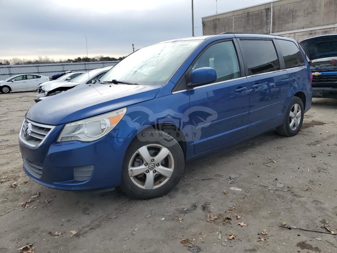 Volkswagen Routan SE 3.6L 6 2011