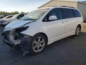 Toyota Sienna 3.5L 6 2013