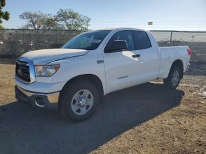 Toyota Tundra 5.7L 8 2013