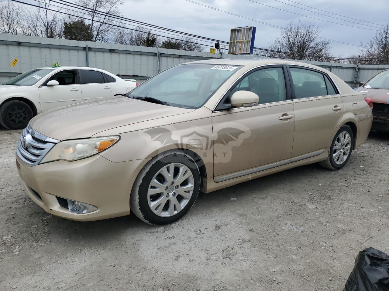 Toyota Avalon BASE 3.5L  6 2011