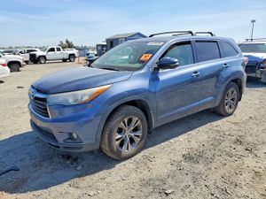 Toyota Highlander 3.5L 6 2015