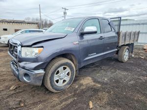 Toyota Tundra 5.7L 8 2013