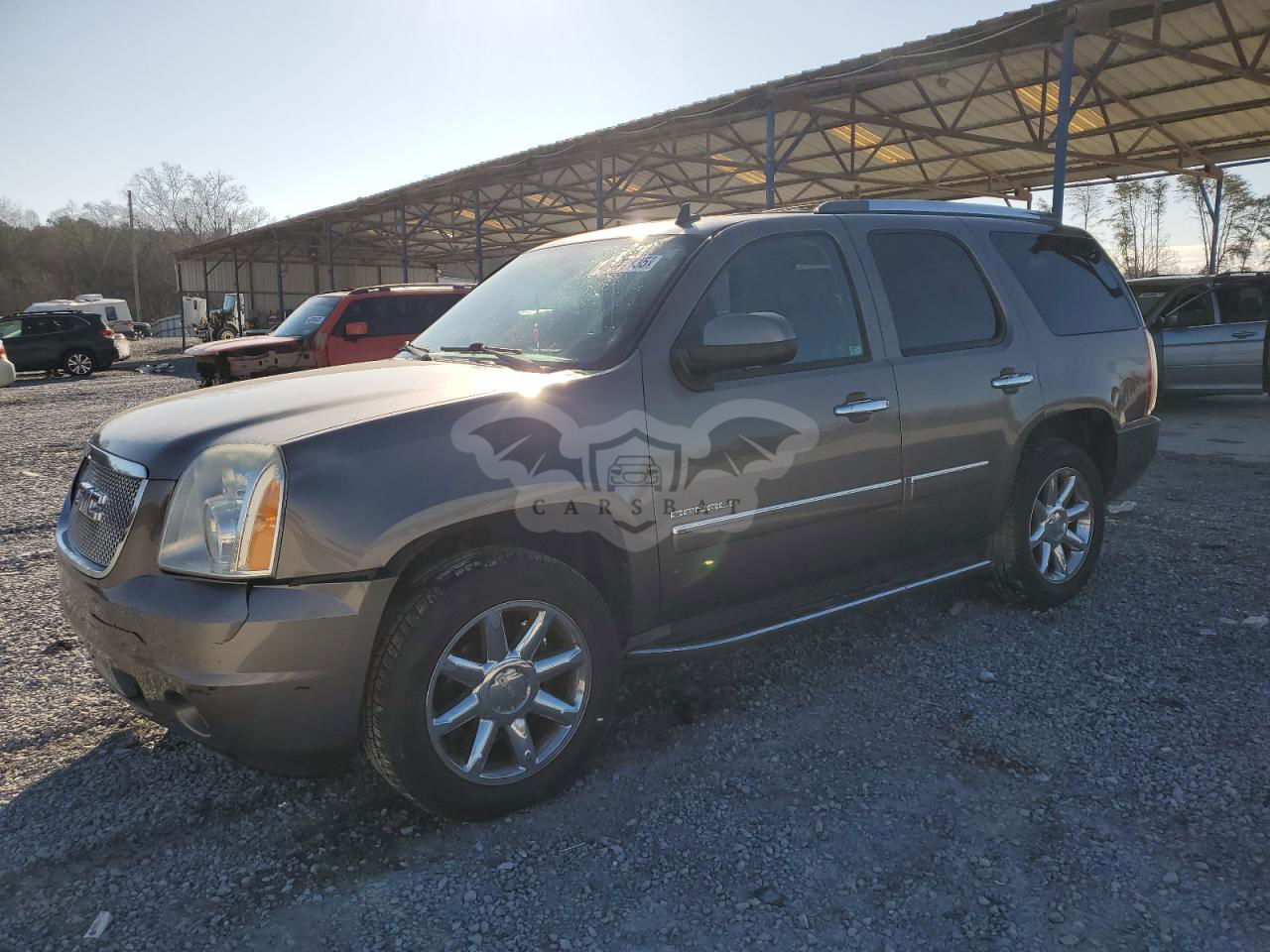 GMC Yukon DENALI 6.2L  8 2011