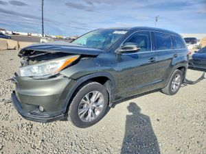 Toyota Highlander 3.5L 6 2015