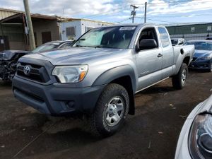 Toyota Tacoma 2.7L 4 2015