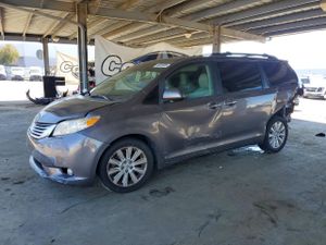 Toyota Sienna 3.5L 6 2012