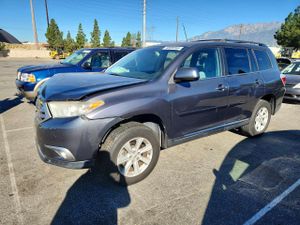 Toyota Highlander 3.5L 6 2013