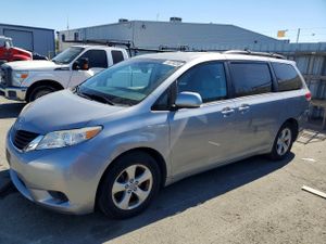 Toyota Sienna 3.5L 6 2012