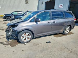 Toyota Sienna 3.5L 6 2014