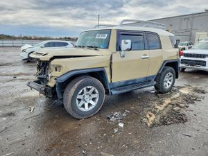 Toyota FJ Cruiser 4.0L 6 2014