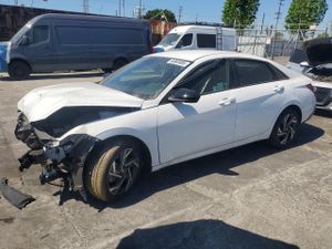 Hyundai Elantra 2.0L 4 2025