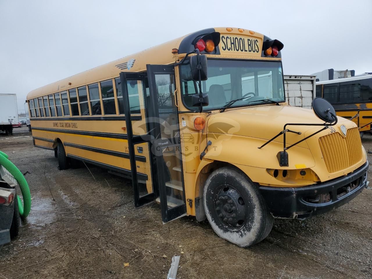 IC Corporation CE Series CE 6.4L 8 2010
