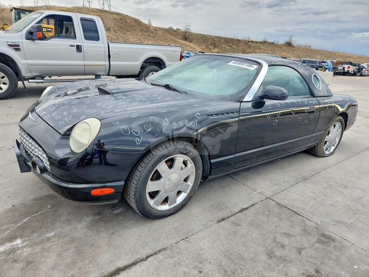 Ford Thunderbird 3.9L 8 2002