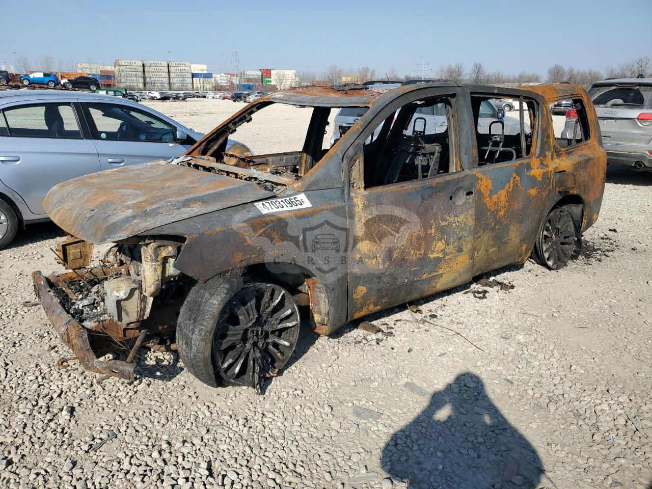 Nissan Armada SV 5.6L  8 2015
