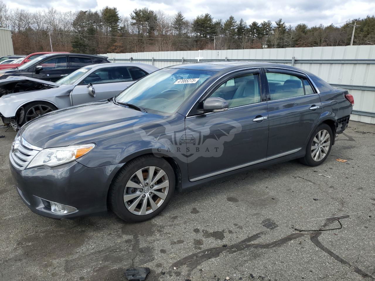 Toyota Avalon BASE 3.5L  6 2011