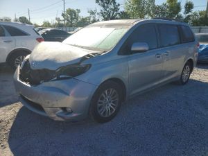 Toyota Sienna 3.5L 6 2014