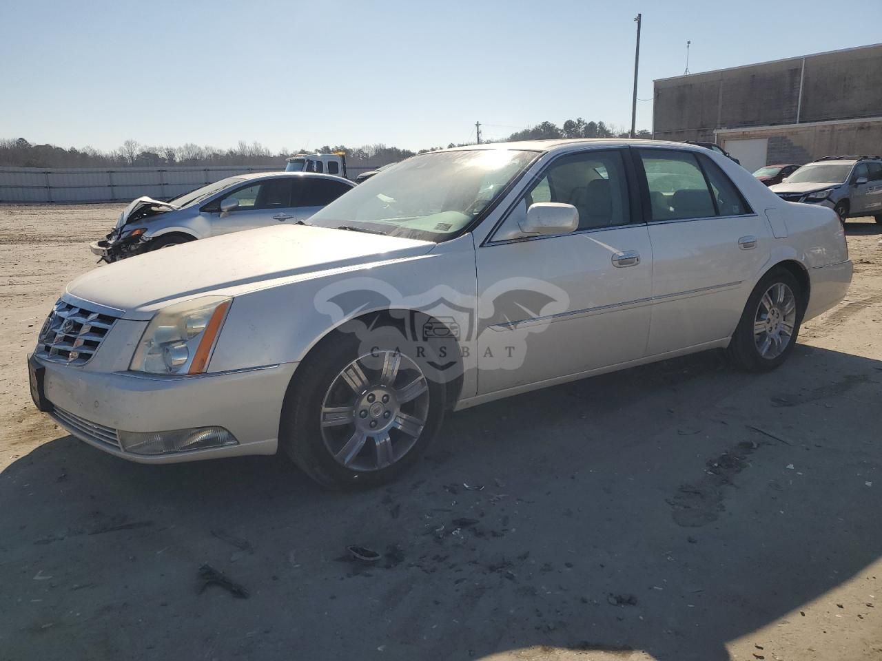 Cadillac DTS PLATINUM 4.6L 8 2011