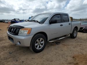 Nissan Titan S 5.6L 8 2011