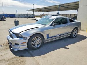 Ford Mustang 3.7L 6 2013