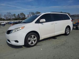 Toyota Sienna 3.5L 6 2011