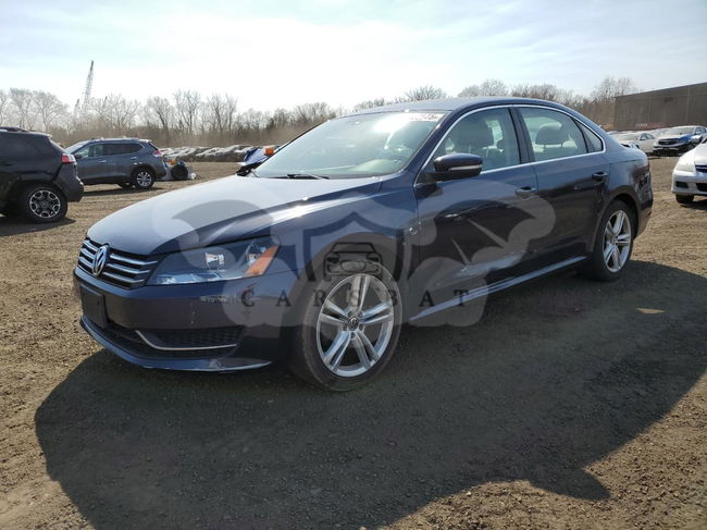 Volkswagen Passat SE 1.8L  4 2014