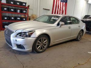 Lexus LS 4.6L 8 2013