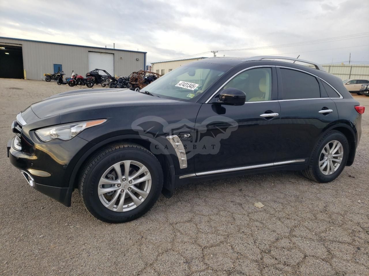 Infiniti QX70 3.7L 6 2014