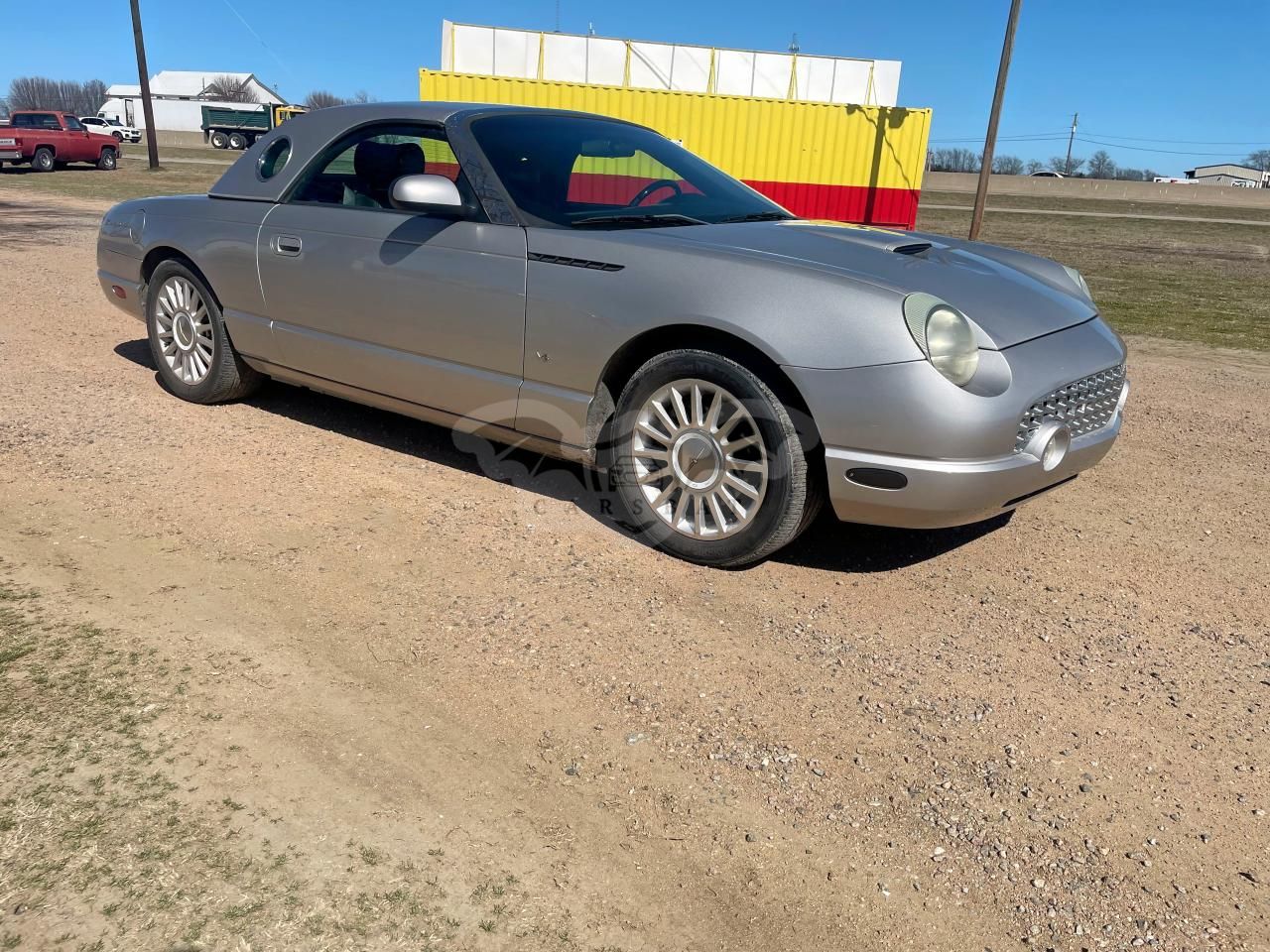 Ford Thunderbird 3.9L 8 2004