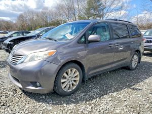 Toyota Sienna 3.5L 6 2013