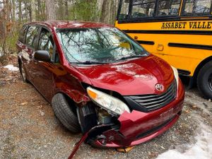 Toyota Sienna 3.5L 6 2015