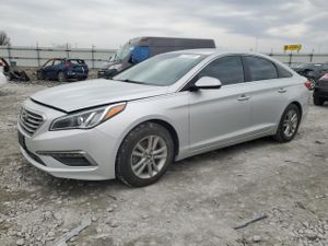 Hyundai Sonata SE 2.4L 4 2015