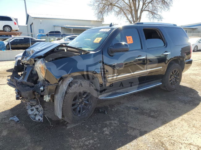 GMC Yukon DENALI 6.2L  8 2011